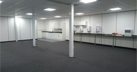 Industrial cleaning station